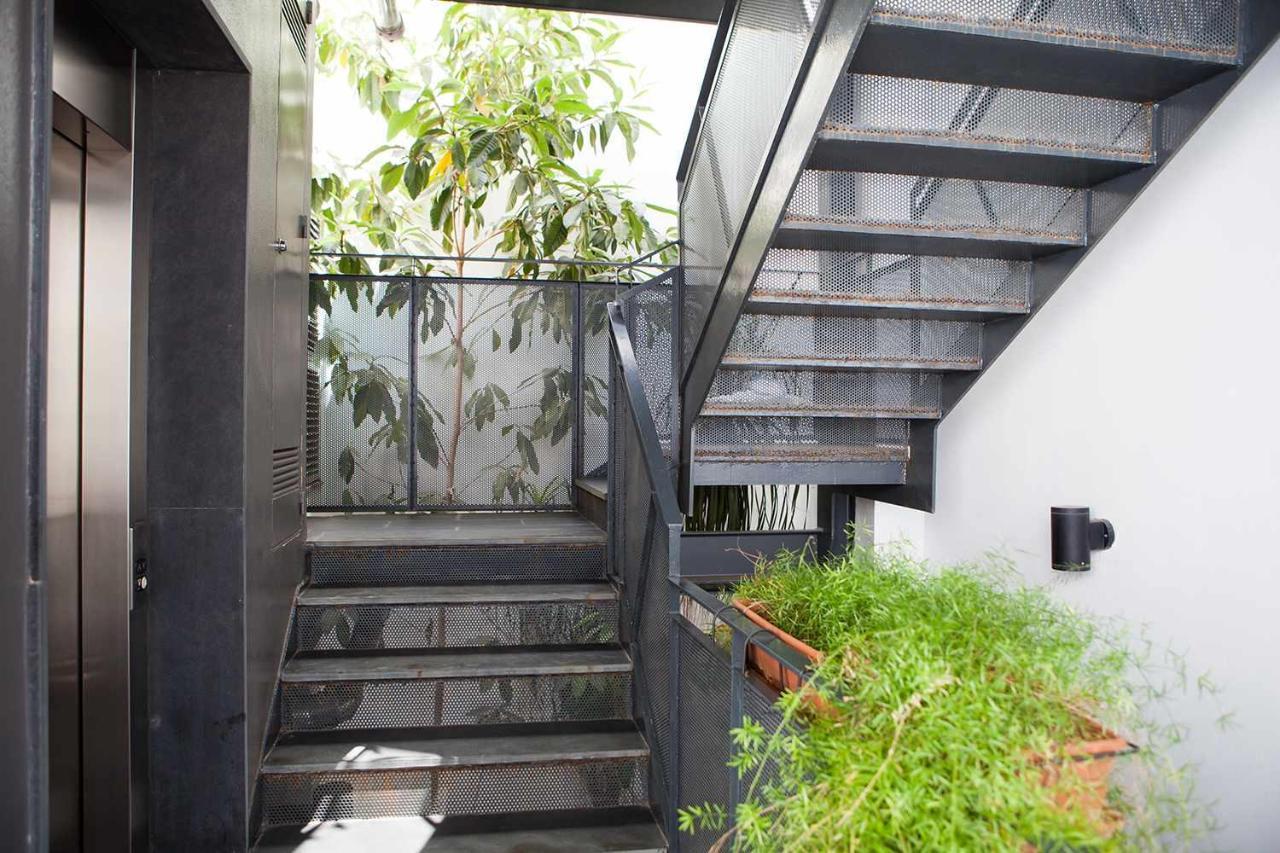 Charming With Pool And Garage Appartement *