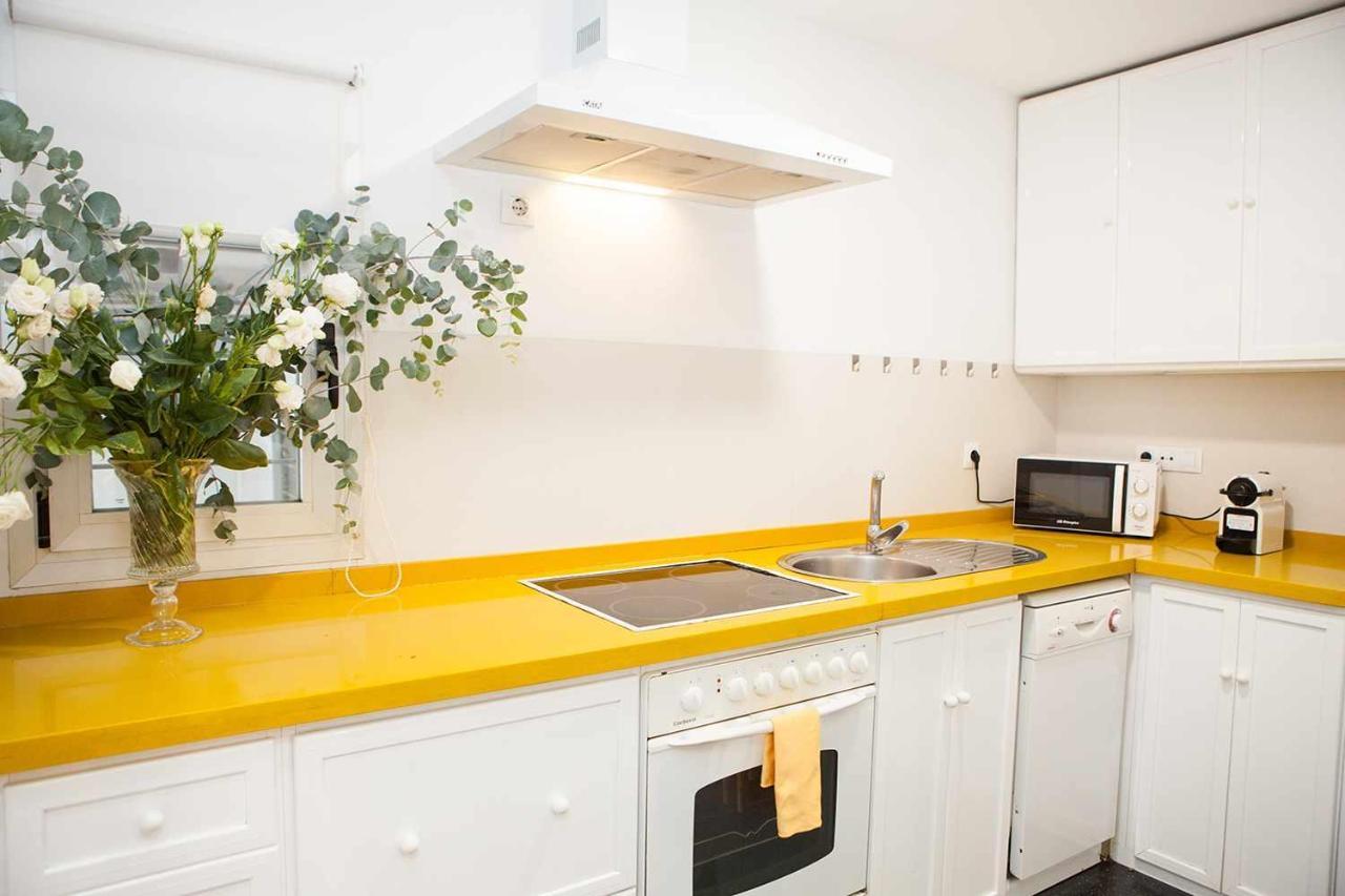 Charming With Pool And Garage Appartement *